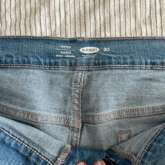 Old Navy Denim Shorts - Picture 2 of 3